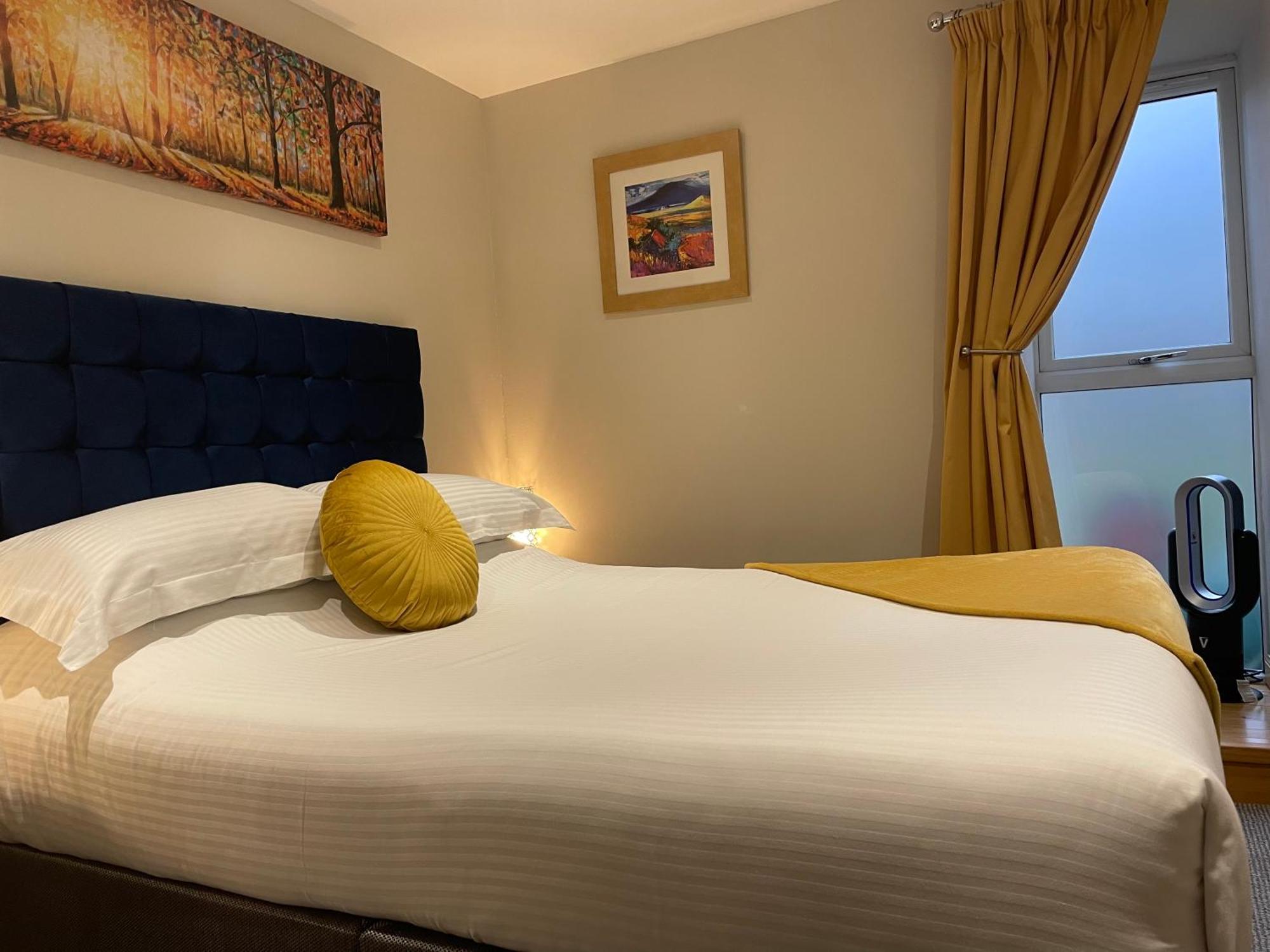 The Mews 2 Bedroom With Private Parking Оубън Екстериор снимка