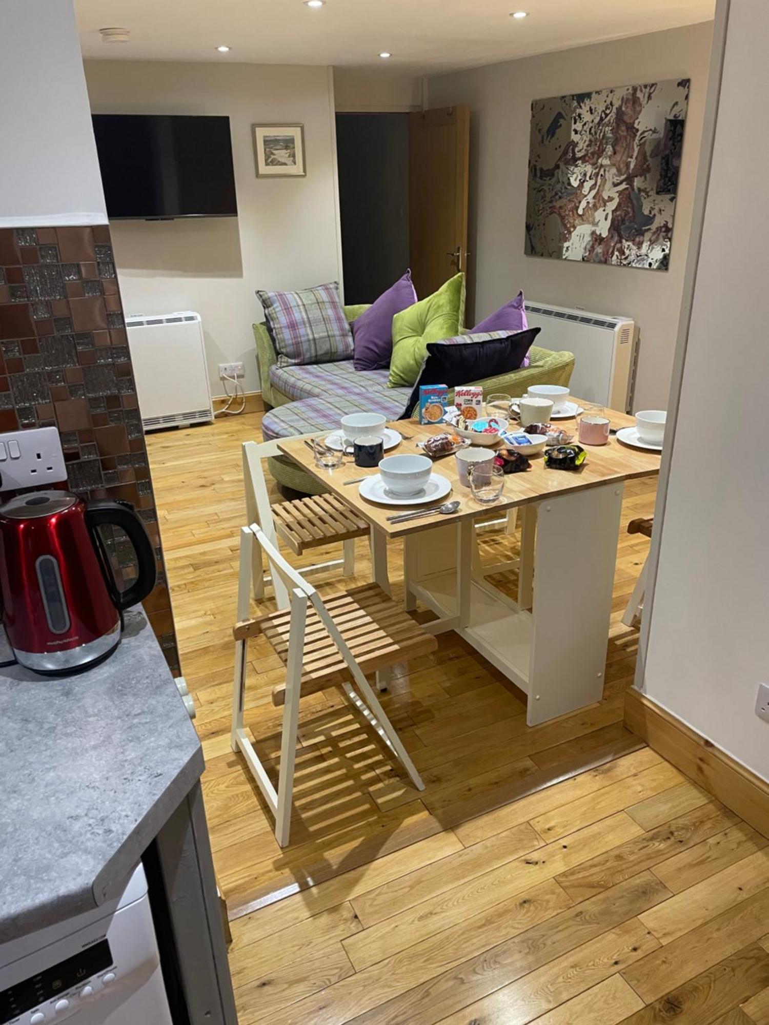The Mews 2 Bedroom With Private Parking Оубън Екстериор снимка